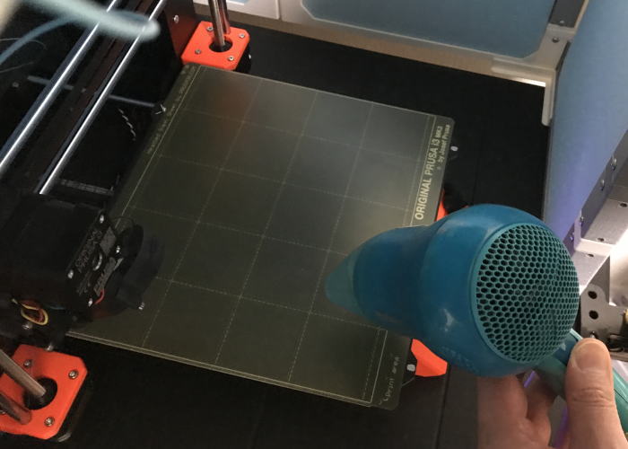 3Dプリンターのベッドをドライヤーで温める