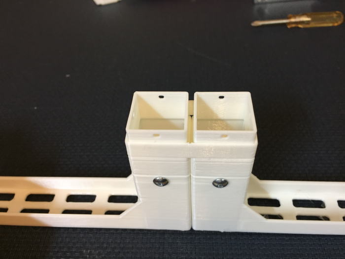 3Dプリンターの自作エンクロージャーを組立